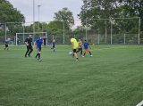 Laatste training S.K.N.W.K. JO10-1 (partijtje tegen de ouders) van woensdag 22 mei 2024 (110/133)